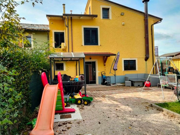 Casa quadrilocale in vendita in Località Fratta, Turrita, Montefalco