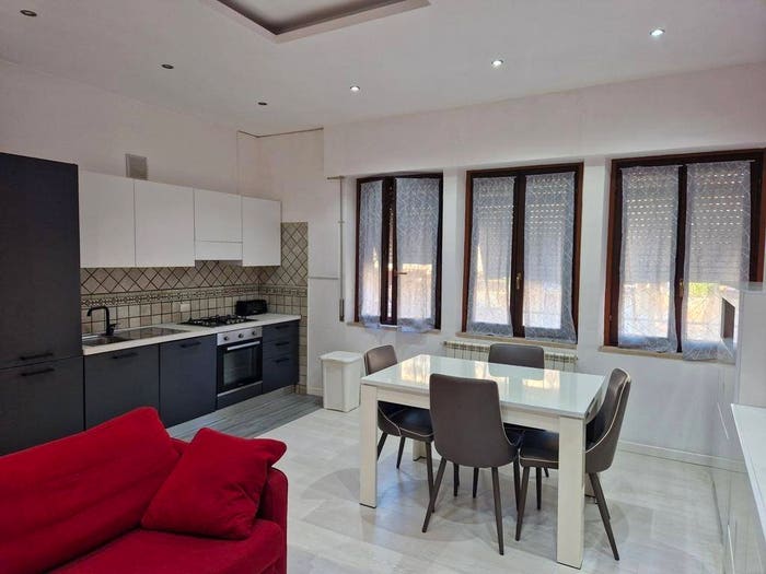Appartamento trilocale in vendita in Viale Maggio, Centro, Grottaferrata