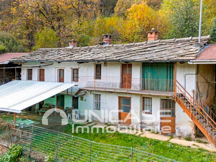 Casa con 6 locali in vendita in Via San Bernardino, Lusernetta