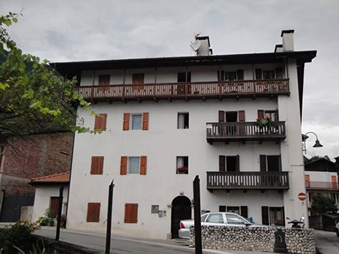 Appartamento trilocale in vendita in Via Nazionale, Centro, Ampezzo