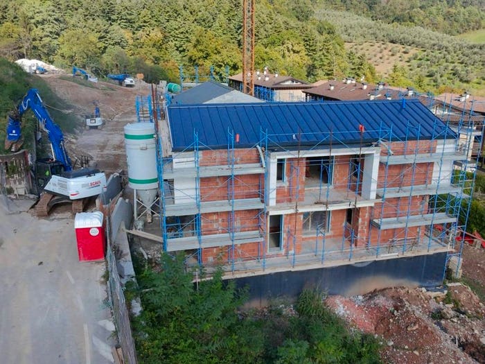 Appartamento quadrilocale in vendita in Via Victor De Sabata, Scanzorosciate