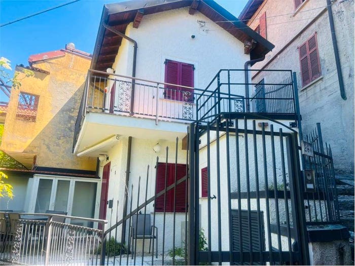 Casa bilocale in vendita in Frazione Capovico, Blevio
