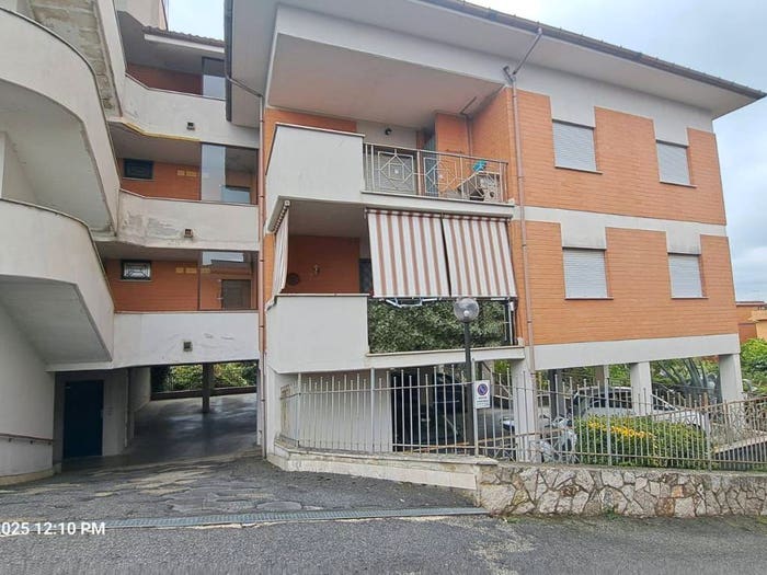 Appartamento trilocale in vendita in Via Giulio Roncacci, Centro, Morlupo