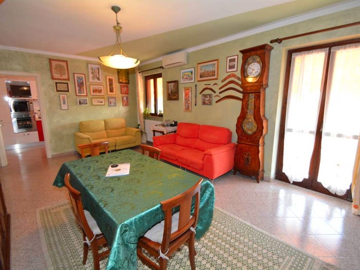 Casa con 6 locali in vendita in Via Giuseppe Garibaldi, Centro, Arignano