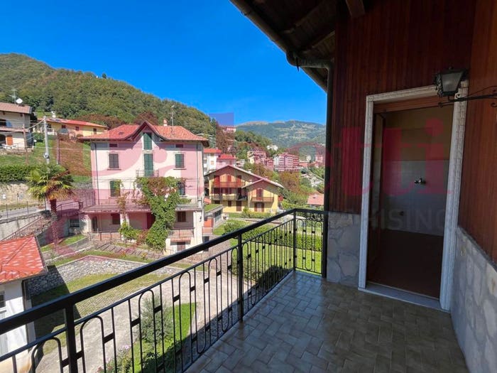 Appartamento trilocale in vendita in Via Pagliaro, Rota d'Imagna