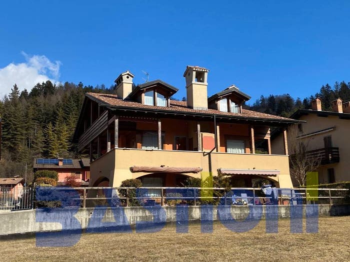 Appartamento trilocale in vendita in Centro, Onore