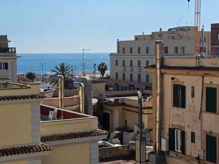 Appartamento bilocale in vendita in Piazza Anco Marzio, Ostia Levante, Roma