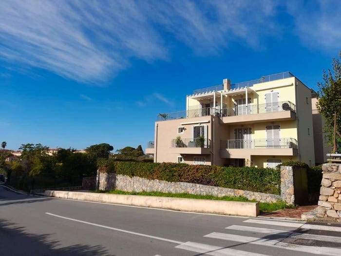 Appartamento bilocale in vendita in Via Cagliari, Piani di Borghetto Ospedale, Bordighera