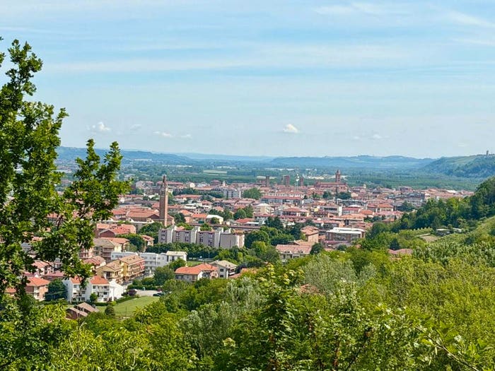 Casa con 6 locali in vendita in San Cassiano, Alba