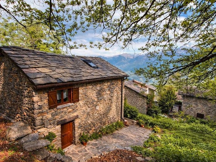 Casa bilocale in vendita in Via Montagnola, Montemezzo