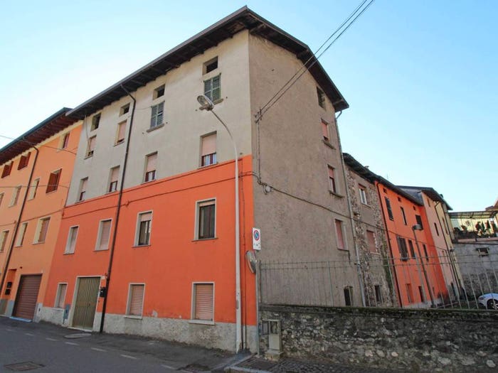 Casa con 6 locali in vendita in Via Giovanna Rizzieri, Piamborno, Piancogno