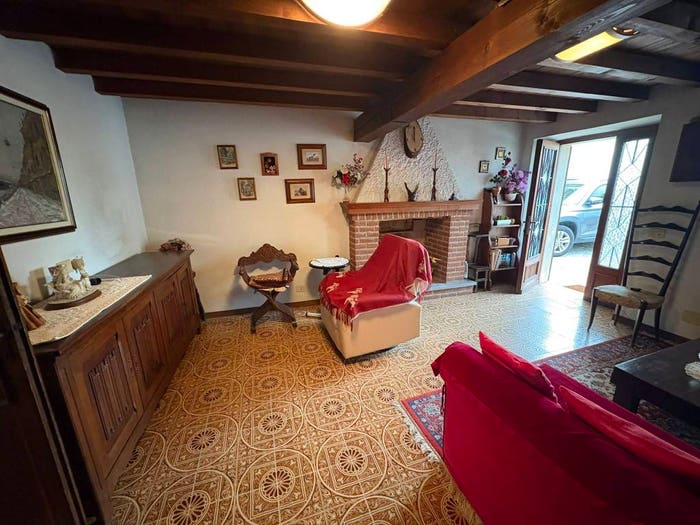 Casa quadrilocale in vendita in Via Motta, Fontana Pradosa, Castel San Giovanni