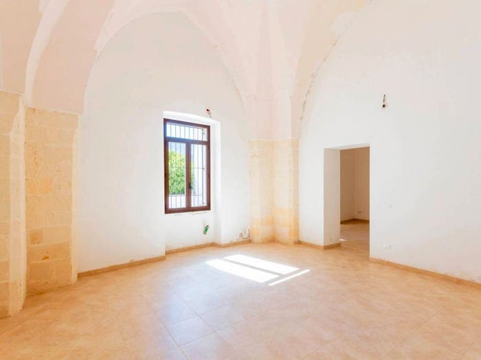 Appartamento con 6 locali in vendita in Vico Ceino, Centro, Guagnano