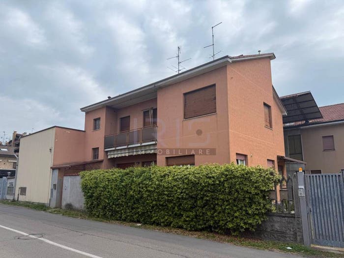Appartamento trilocale in vendita in Via Gioacchino Rossini, Cesano Maderno