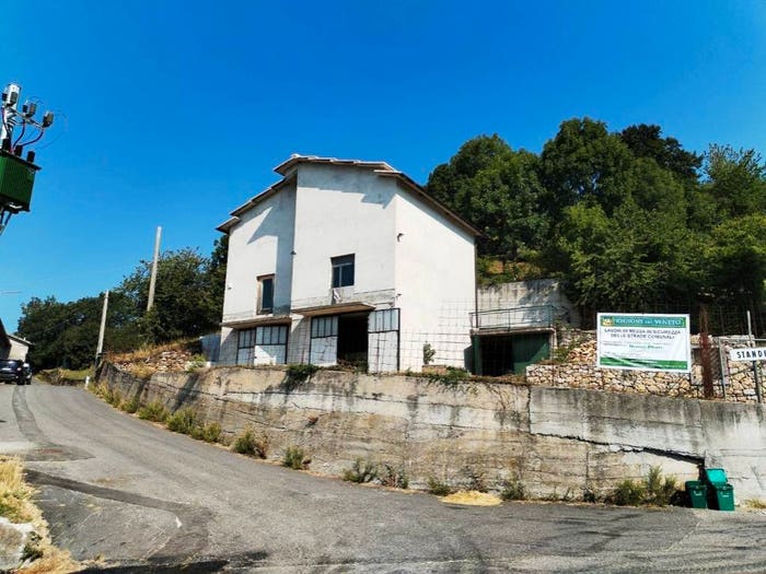 Casa bilocale in vendita in Via Stander, Velo Veronese