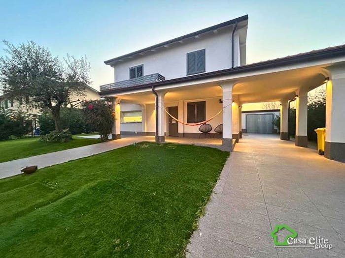 Casa quadrilocale in vendita in Via Monviso, Riozzo, Cerro al Lambro