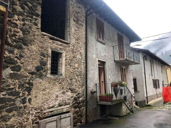 Appartamento con 5 locali in vendita in Via Tenente Francesco Begnis, Valnegra