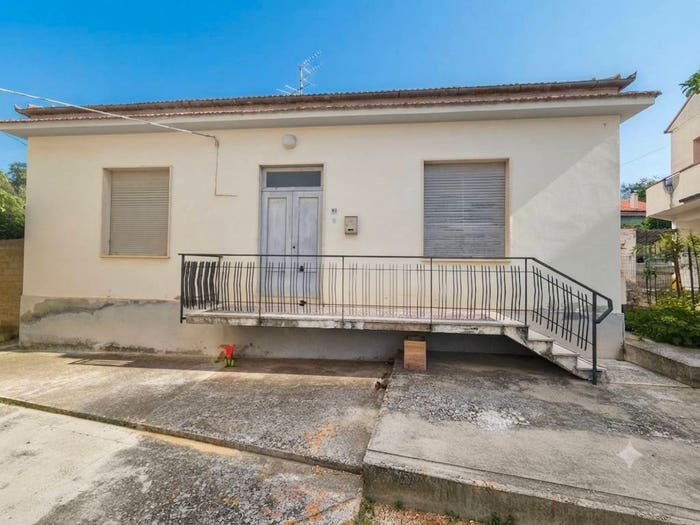 Casa quadrilocale in vendita in Via Piave, Centro, Cepagatti