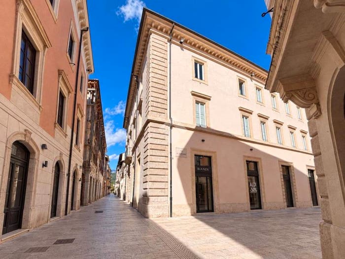 Appartamento quadrilocale in vendita in Corso Vittorio Emanuele, Duomo Fontana Luminosa, L'Aquila