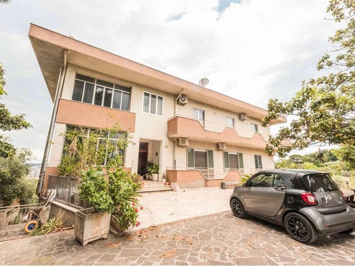 Appartamento con 6 locali in vendita in Colle Pineta Colle Santo Spirito, Pescara