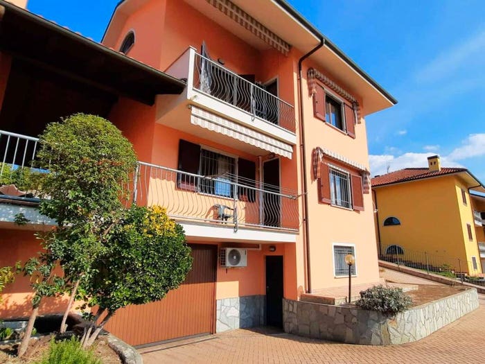 Casa con 6 locali in vendita in via Boella, Castelrotto, Guarene