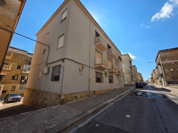 Appartamento con 6 locali in vendita in Via Domenico Scinà, Centro, Castelvetrano