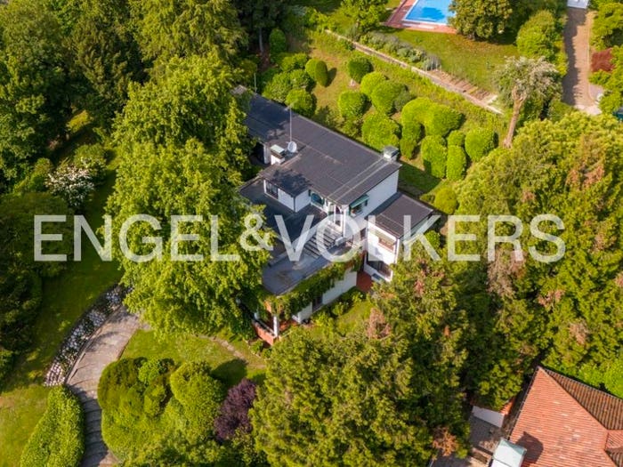 Casa con 6 locali in vendita in Via del Golf, Centro, Carimate