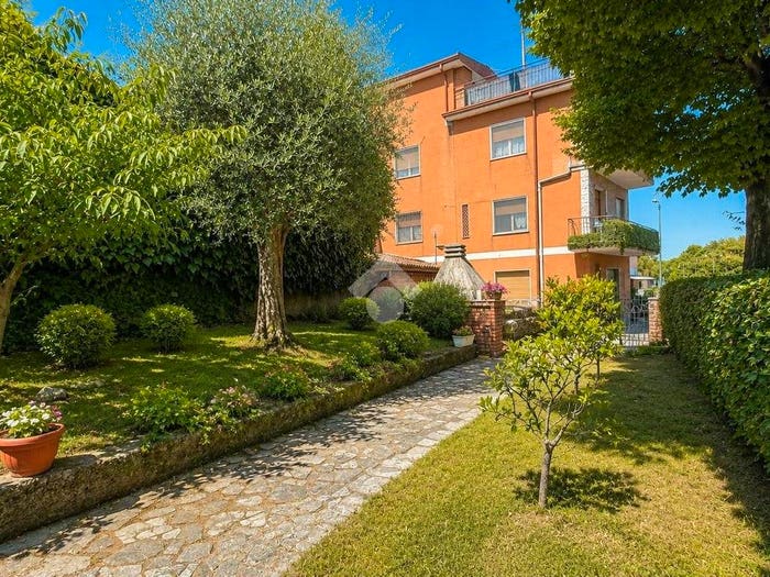 Casa con 5 locali in vendita in Via Francesco Agello, Rivoltella, Desenzano del Garda