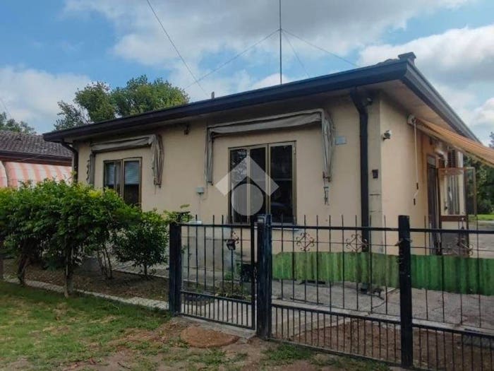 Casa trilocale in vendita in Via via marconi, Tribano