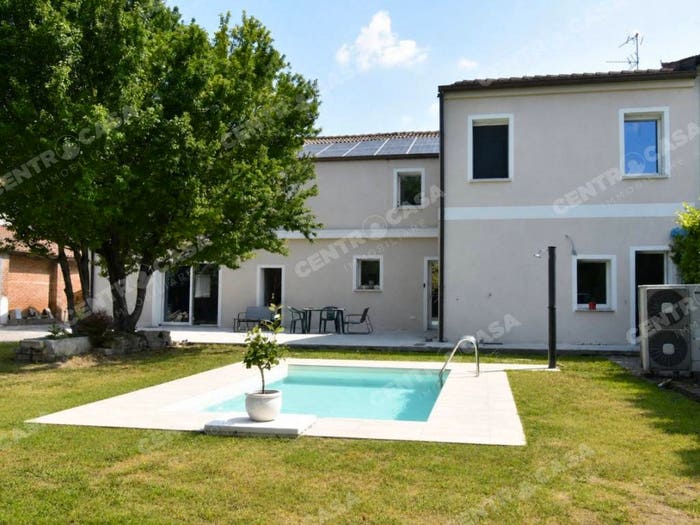 Casa con 6 locali in vendita in Via Rovigo, Centro, Legnago