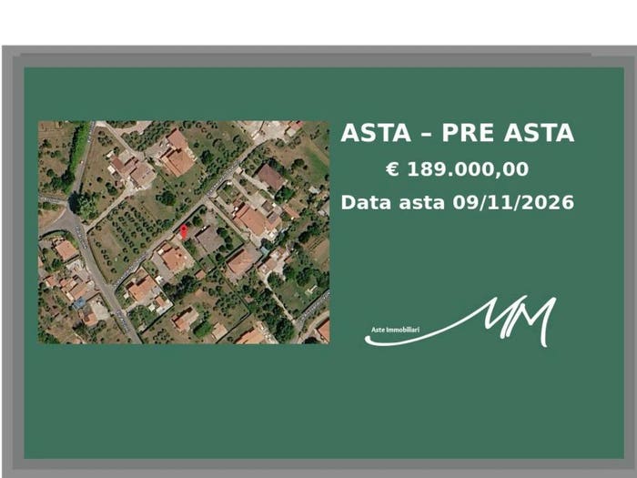 Casa con 6 locali in vendita in Via Leonardo Da Vinci, Centro, Lariano