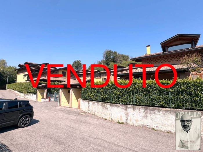 Appartamento trilocale in vendita in Via Privata dei Pini, Arlate, Calco