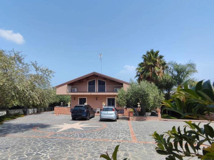 Casa con 6 locali in vendita in Via Giubileo, Motta Sant'Anastasia
