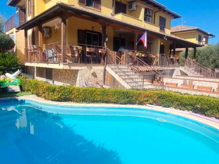 Casa con 5 locali in vendita in Via Madonna del Pantano, Varcaturo, Giugliano in Campania