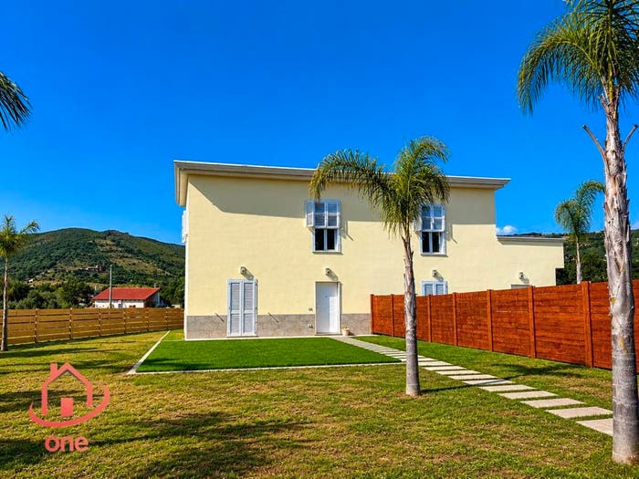 Casa trilocale in vendita in Via Salvator Rosa, Santa Maria, Castellabate