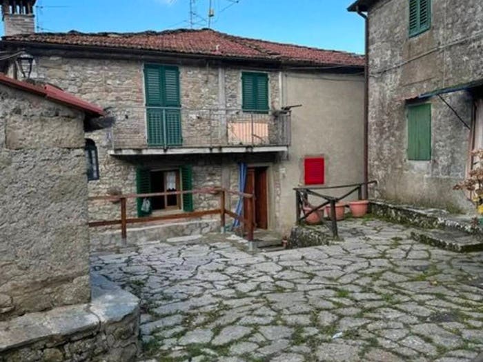 Casa con 6 locali in vendita in Località Valgianni, Castel San Niccolò