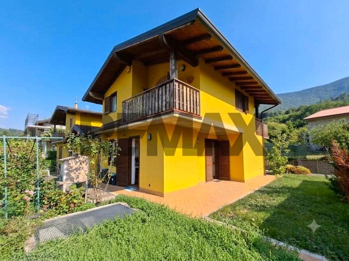 Casa trilocale in vendita in Piangaiano, Endine Gaiano