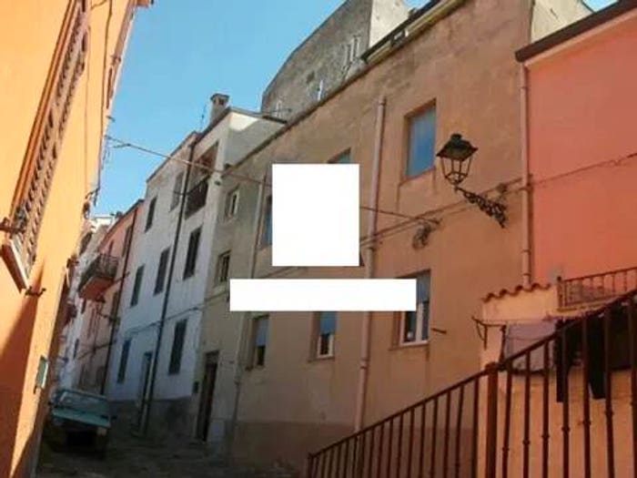 Casa quadrilocale in vendita in Via Gioacchino Rossini, Centro, Ozieri