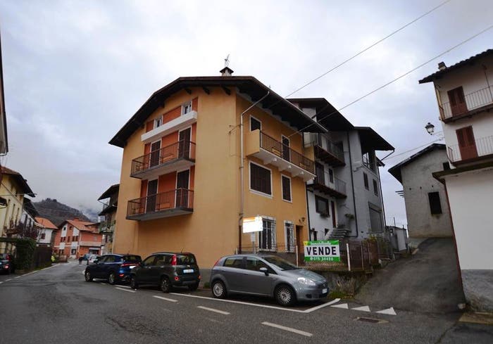 Casa con 6 locali in vendita in Frazione Bianco, Bianco, Camandona
