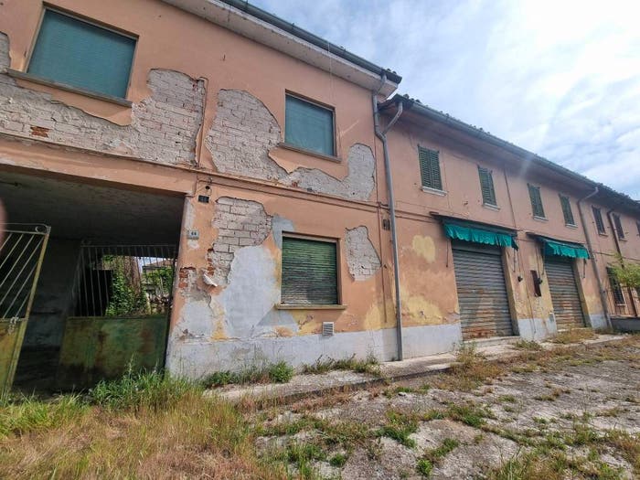 Casa con 6 locali in vendita in San Leonardo, Valle Salimbene