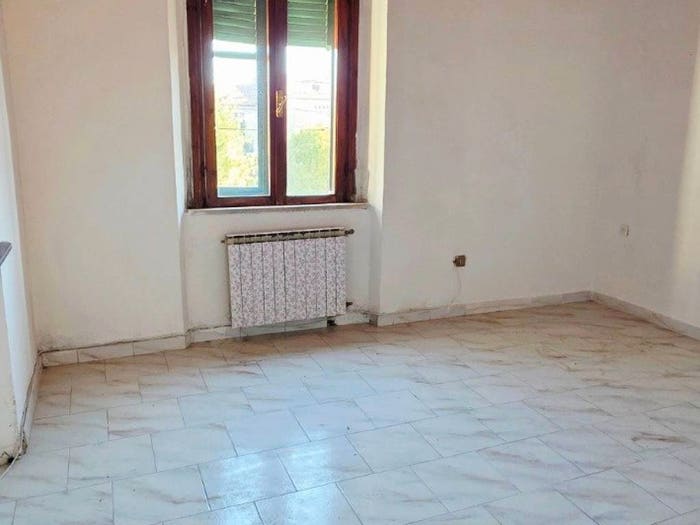 Appartamento quadrilocale in vendita in Via Maggi, Cisternone, Livorno