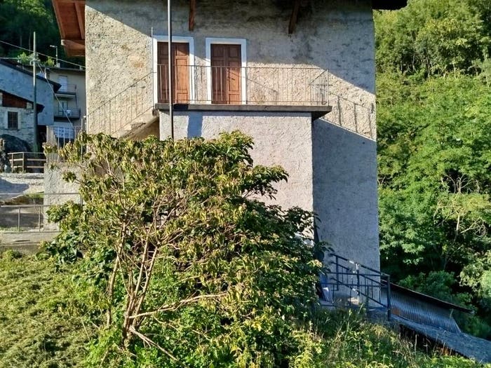Casa quadrilocale in vendita in Via Vendolo, Castione Andevenno