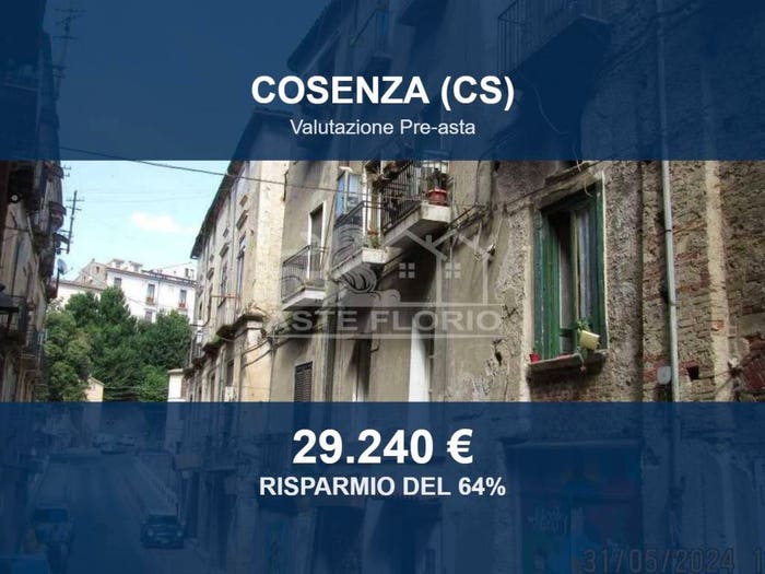 Appartamento con 6 locali in vendita in Via Gaeta, Centro Storico Serra Soprana, Cosenza