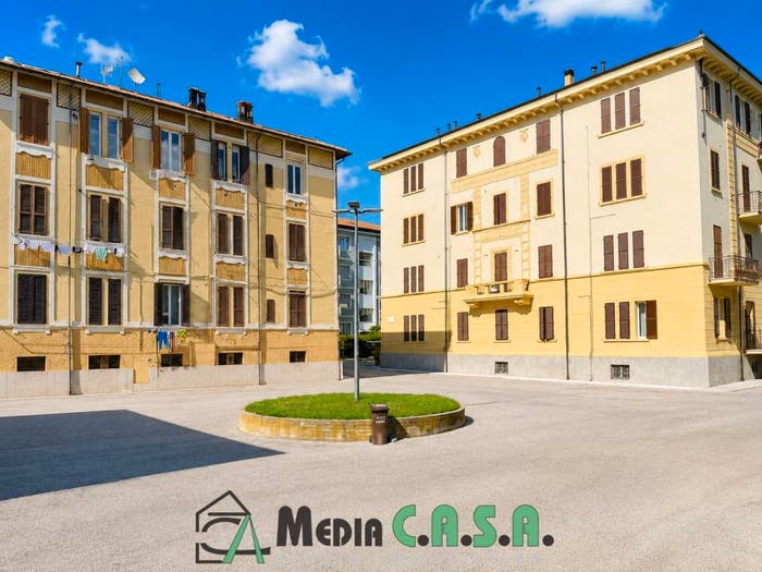 Appartamento quadrilocale in vendita in Via Col di Lana, Ascoli Piceno