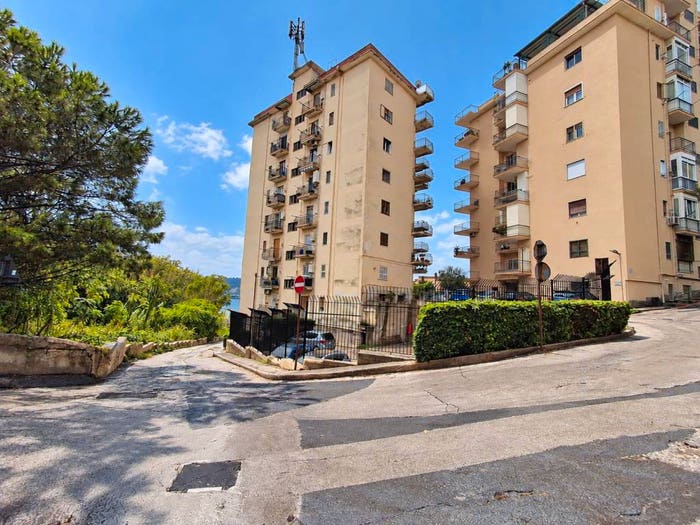 Appartamento trilocale in vendita in Via Severino Boezio, Bagnoli, Napoli