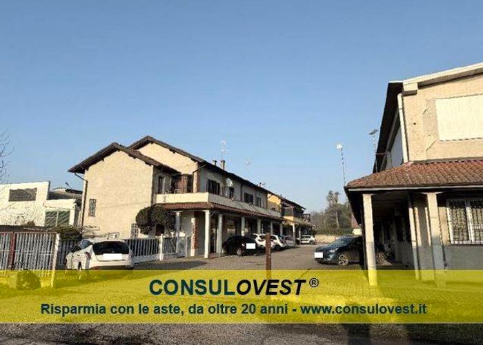 Casa con 5 locali in vendita in Via Novara, Castello d'Agogna