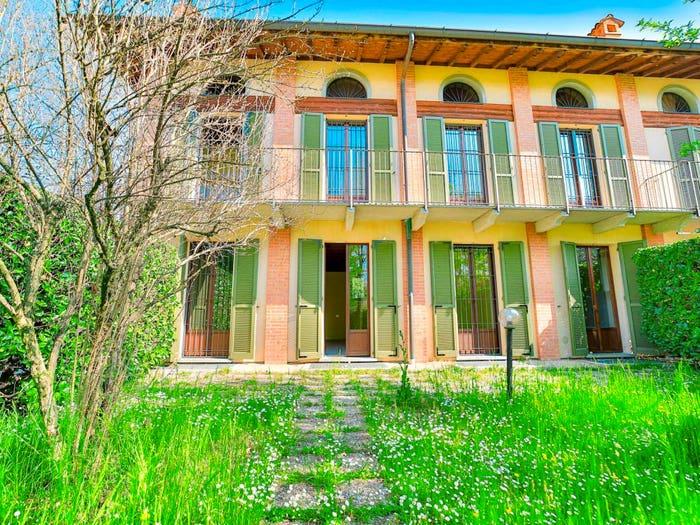 Casa con 6 locali in vendita in Centro, Lomagna