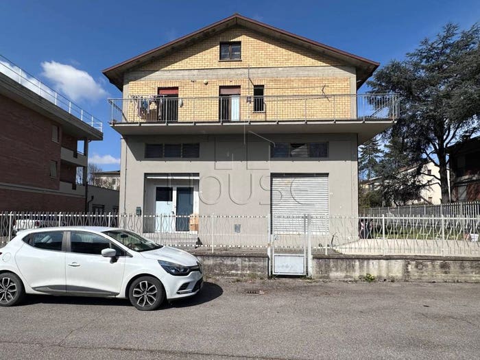 Appartamento con 5 locali in vendita in Viale Leopoldo Franchetti, Centro, Città di Castello