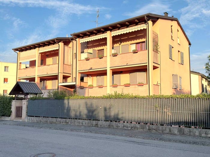 Appartamento con 6 locali in vendita in Via Bartolomeo Schedoni, Ponte Taro, Fontevivo