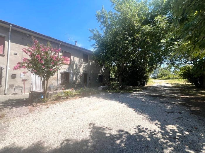 Casa con 5 locali in vendita in Ostiglia